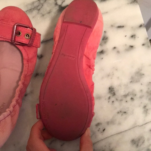 Louis Vuitton Denim Flats - Picture 3 of 4
